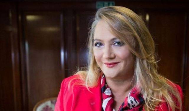 "محامية الطلاق" البريطانية التي يقصدها الأثرياء والمشاهير