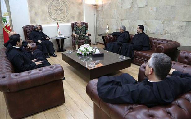 قائد الجيش التقى أبو جمرا والهاشم
قبلان : الجيش خشبة خلاص لبنان
