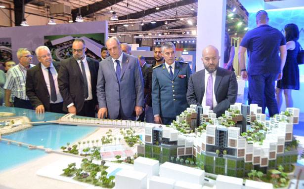 إفتتح معرض «دريم» للتطوير والعقارات
الجراح : أدعو القضاء الى الحكم في مسألة الألياف وليُبطل مجلس الشورى الترخيص