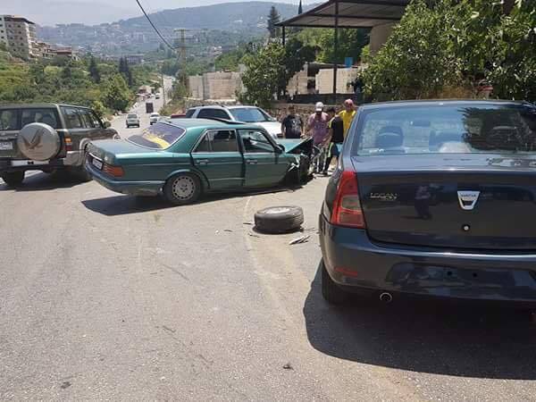 جريحان في حادث سير في بخعون