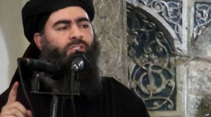 مقرب من البغدادي يبكيه ولسانه يزل بمقتله في خطبة تلعفر
