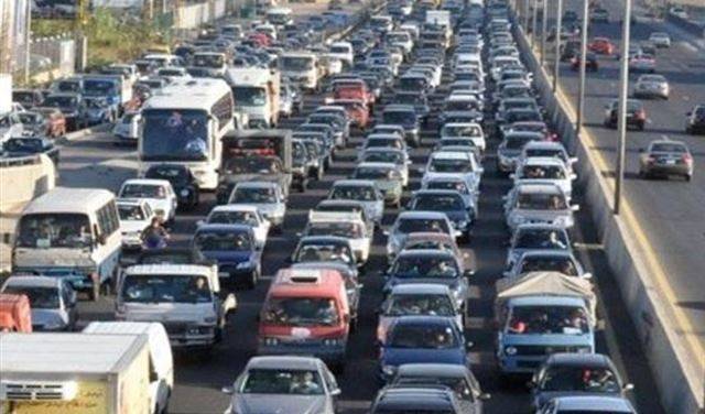زحمة سير خانقة على أوتوستراد جونية!