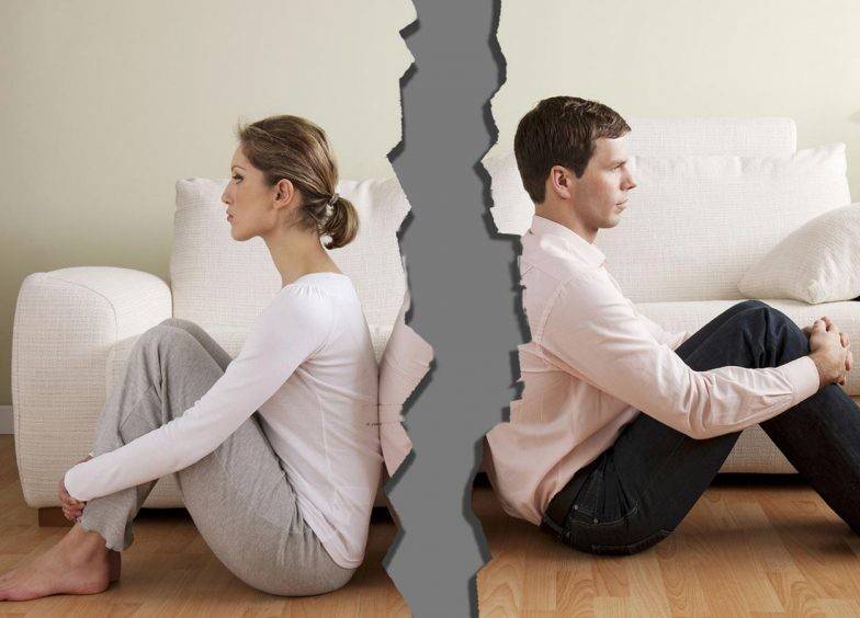 هل تدخُّل الأهل في حياة الزوجين يلغي خصوصيتهما؟