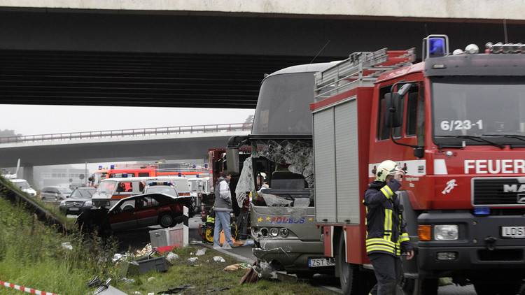 فقدان 17 شخصا وإصابة 31 آخرين بحريق حافلة سياح في ألمانيا