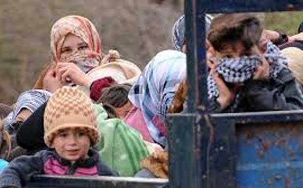 على الحكومة ايجاد حل وسطي لاعادة النازحين سريعا