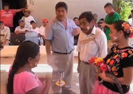 شاهد زواج عمدة مكسيكي من.. تمساح!