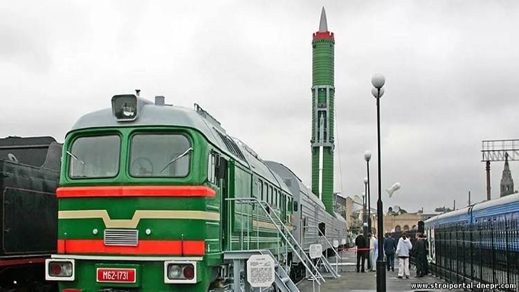 روسيا تنتج صاروخا بالستيا وزنه 100 طن يطلق من قطار نووي!