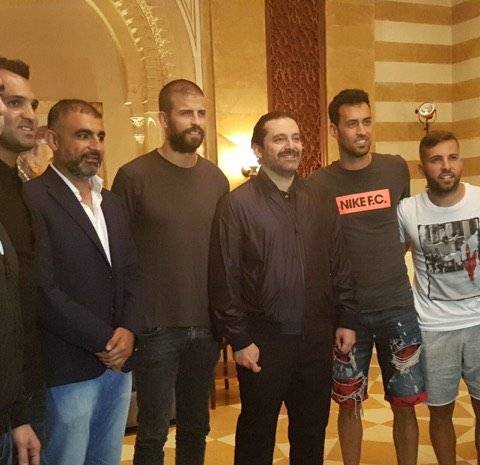 لاعبون من فريق برشلونة يصلون الى بيروت
