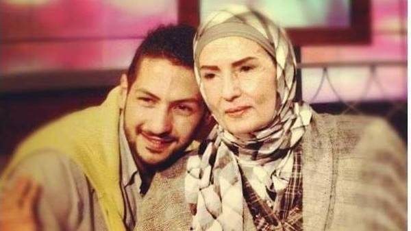 هذا ما كتبه الفنان عمرو سمير لوالدته قبل رحيله في إسبانيا
