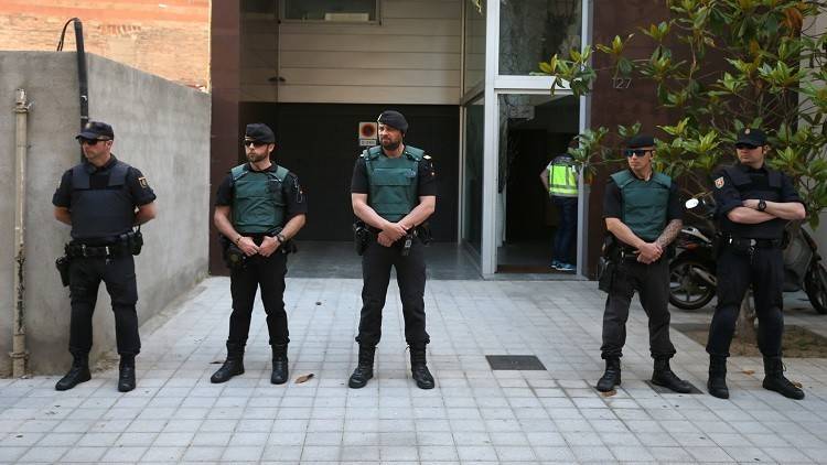 مجهول يصيب رجلي شرطة  في إسبانيا