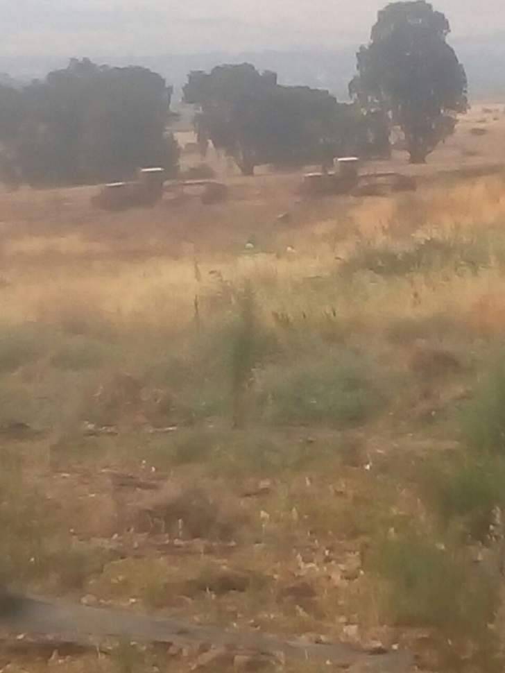 قوة اسرائيلية مهدت الطريق الترابي ما بين الغجر والعباسية