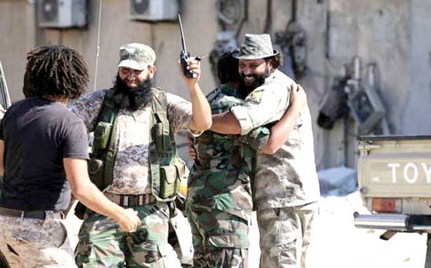 حفتر يعلن تحرير بنغازي من «الإخوان المسلمين»