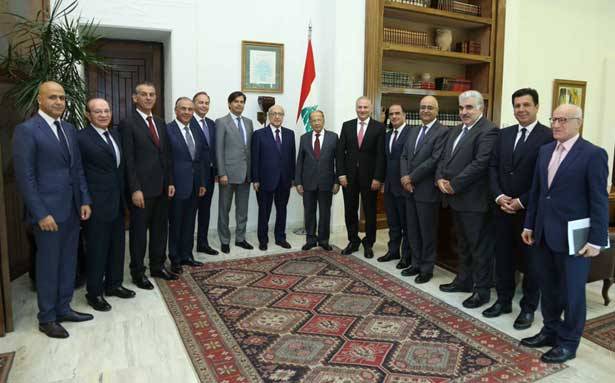 مجموعة «بولوريه» الفرنسيّة ترغب بالإستثمار في لبنان
«جمعيّة المصارف» زارت القصر الجمهوري بعد إنتخاب إدارتها
رئيس الجمهوريّة يأمل الخروج من الأزمات وتقدّم النموّ