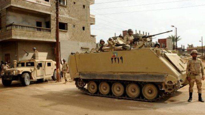 هجوم انتحاري يسقط قتلى وجرحى من الجيش المصري