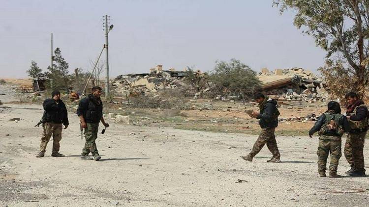 إحباط محاولة تفجير سيارة مفخخة لداعش في الطبقة السورية