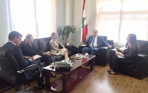 لاسن تبلّغ الخطيب استعدادات
الإتحاد الأوروبي لدعم إدارة النفايات