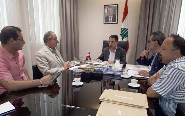الحاج حسن يُواكب التزام معمل جفت الزيتون في بزيزا بالمعايير