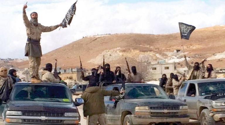 بالصور : النازحون السوريون ” المدنيون ” في عرسال!!!
