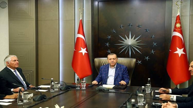 أردوغان يجري محادثات مع تيلرسون في اسطنبول