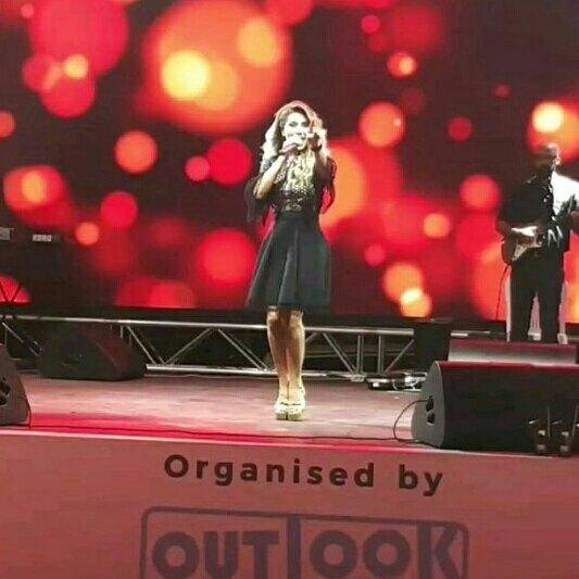 بالصور: نوال الزغبي تشعل 