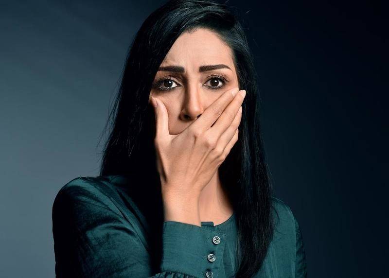 بالفيديو.. هذا ما فعلته غادة عبد الرازق أثناء تغيّبها عن المحاكمة