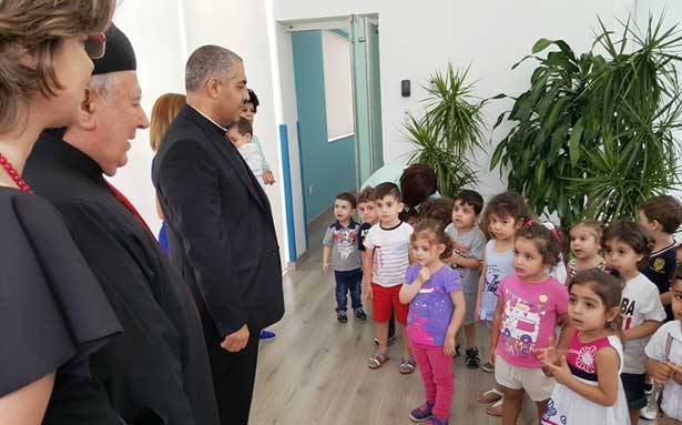 بارك مبنى الحضانة في «الحكمة» ورعى احتفالات العام الدراسي
مطر: المدرسة نعطيها فتُعطينا