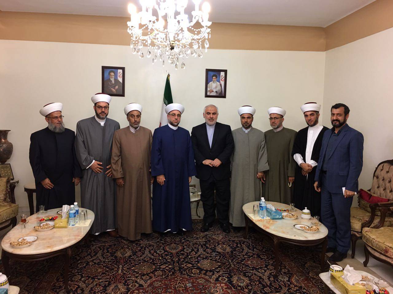 السفير الإيراني إلتقى وفدا علمائيا عكاريا