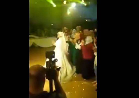 بالفيديو.. عروس وصديقاتها يتحدّين العريس!