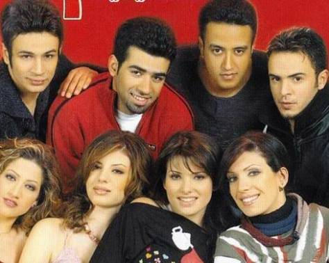 بالصورة - نجم ستار أكاديمي يعايد والدته برسالة مؤثرة من القلب...لماذا قال " يخرب بيت جمالك"!!
