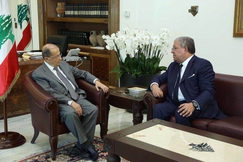 عون يلتقي المشنوق