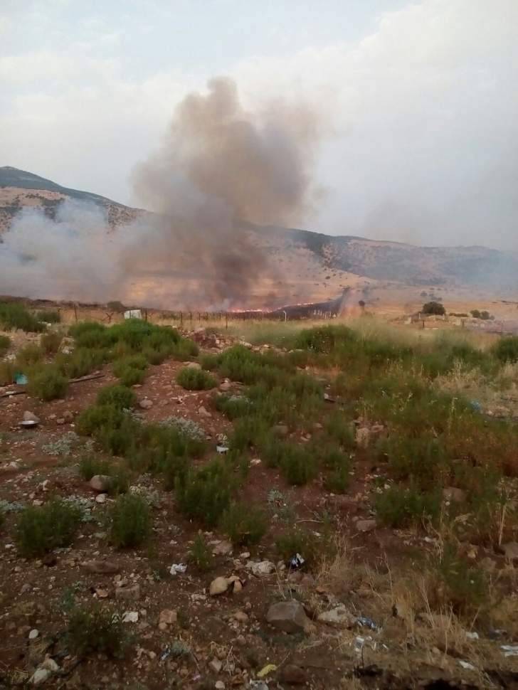 حريق في واد بين القبيات والسنديانة والدفاع المدني يعمل على اخماده