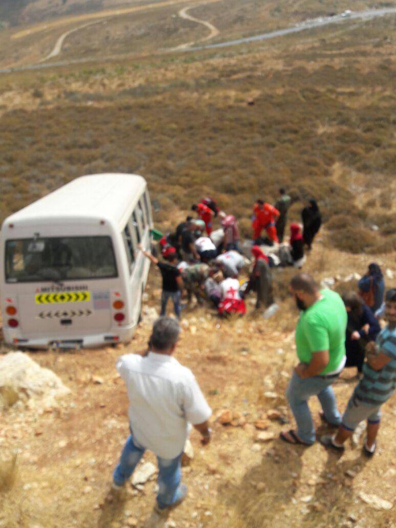 14 جريحا بتدهور حافلة كانت تقل طلابا من بيروت على طريق عام الخردلي كفرتبنيت