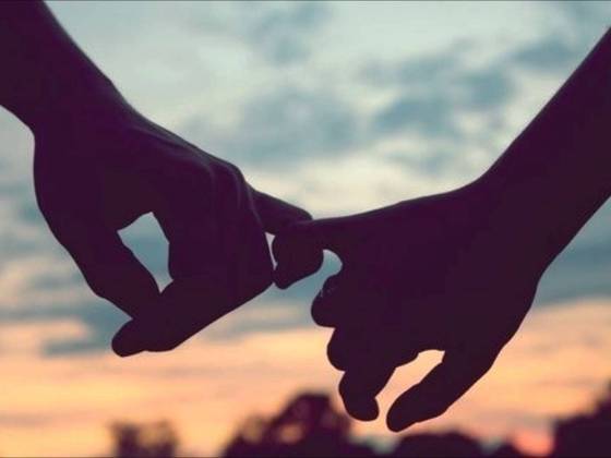 الحيرة في الاختيار بين شخصين: أيهما الحبيب؟