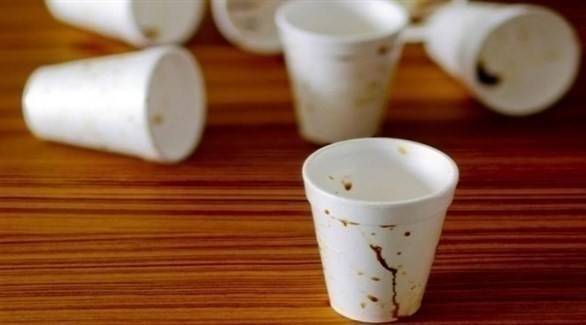 لا تشرب القهوة في أكواب الفلين.. إليك السبب!