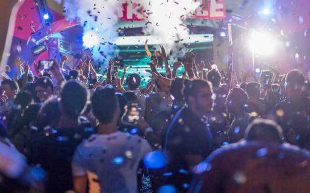 أكثر من 9000 مُشارك في نسخته الأولى
من المهرجان الموسيقي «ريتروفيل»