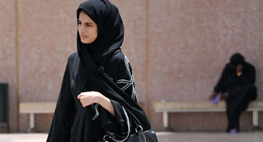 وكالة أمريكية: السعودية تجري أبحاث "سرية" لتعقب غير المحجبات وتاركي الصلاة