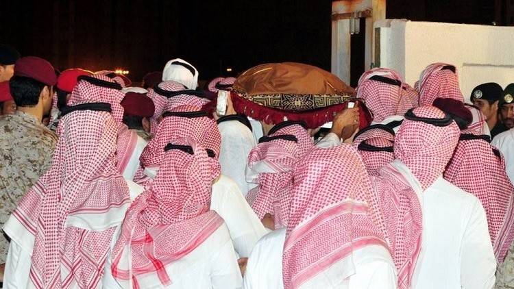 الملك سلمان يودع أخاه (صور)