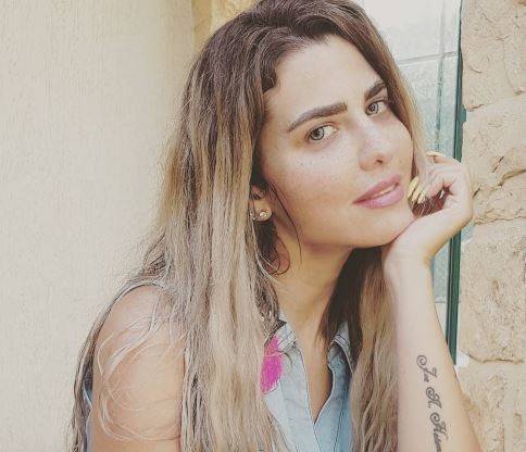 بالصورة.. أحدث إطلالة جويل حاتم بـ"المايو"!