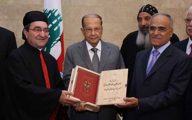 تسلّم دعوة لإطلاق كتاب وحضور صلاة الغروب للعبسي
عون : المسيحيّون دفعوا الكثير من عذابهم بسبب إيمانهم
المشنوق : «الداخليّة» جاهزة للإنتخابات الفرعيّة