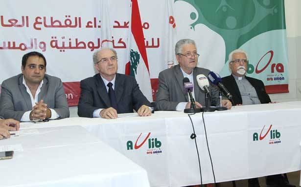 «أصدقاء الجامعة اللبنانيّة» تدعو الى التحرّك الفوري
الأب خضره: لضرورة العمل على وقف
السياسيّة الفئويّة في الجامعة اللبنانيّة