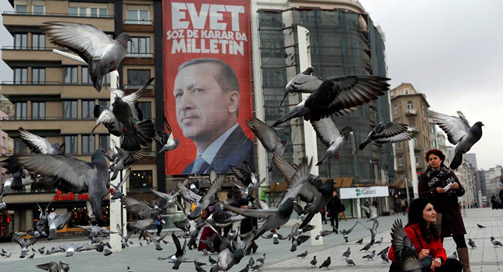 كاتب تركي: قتل أردوغان كان "الخطة ب" لانقلاب تركيا... واليوم جاري تنفيذ "الخطة ج"