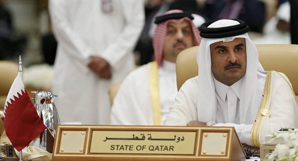 الإمارات تطالب بمراقبة دولية في قطر