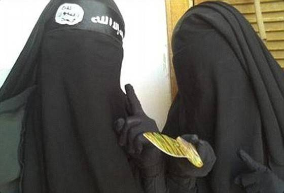بالصور: اعتُقلت بسبب جمالها.. ما حقيقة "الداعشية الروسية" في الموصل؟