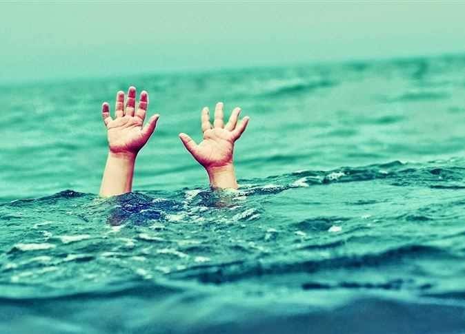 ضحى بنفسه لينقذ شقيقه الأصغر.. غرق في حوض سباحة ثم؟