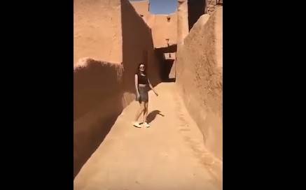 بالفيديو: قصة تنورة خلود التي قلبت السعودية