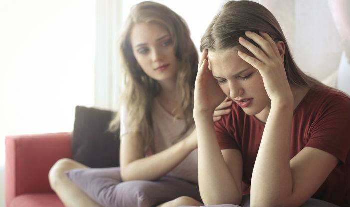 لا تقولي هذه الكلمات لصديقتك التي فقدَت حبيبها حديثًا