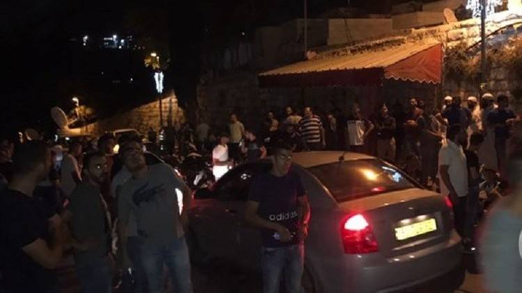 بالفيديو - القوات الإسرائيلية تعتدي على المواطنين الفلسطينيين في باب الأسباط