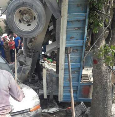 بالصور.. 4 جرحى بحادثٍ مروع في مشمش
