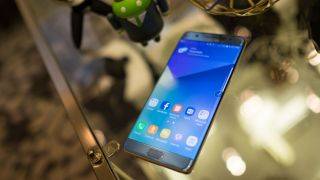 الى محبي سامسونغ... Note 8 في 23 آب المقبل!