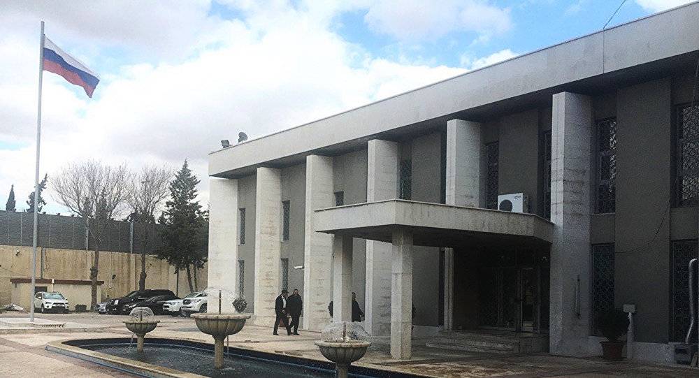 الخارجية الروسية تدين مهاجمة سفارتها في دمشق